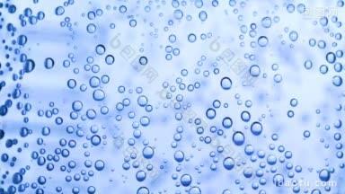 蓝色背景上的大气泡<strong>水</strong>